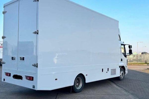 Long-Distance Man and Van